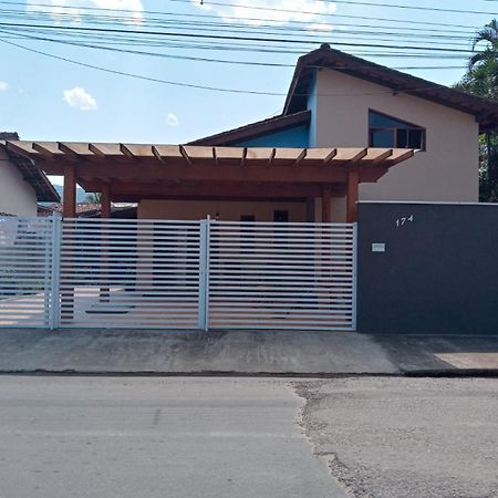 Willa Casa Estilo Minimalista Em Ubatuba Zewnętrze zdjęcie